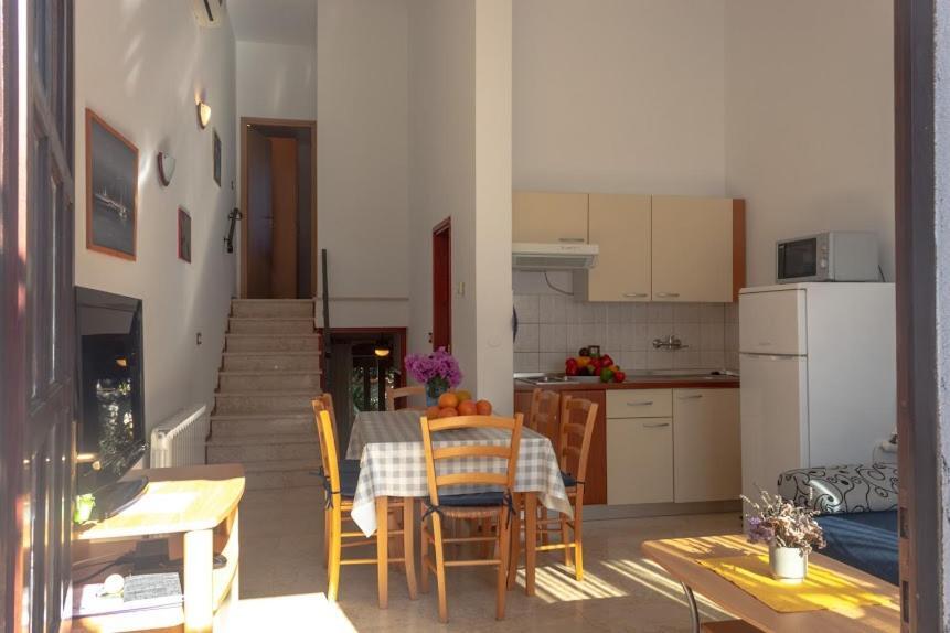 Apartments Ellen Banjole Εξωτερικό φωτογραφία